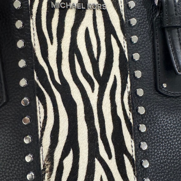 Michael Kors Voyager Tote Bag Zebra Stripe Calf Hair - Picture 5 of 12